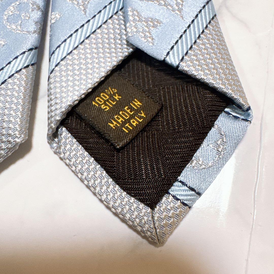 LOUIS VUITTON ライトブルー ネクタイ　モノグラム　レジメンタル