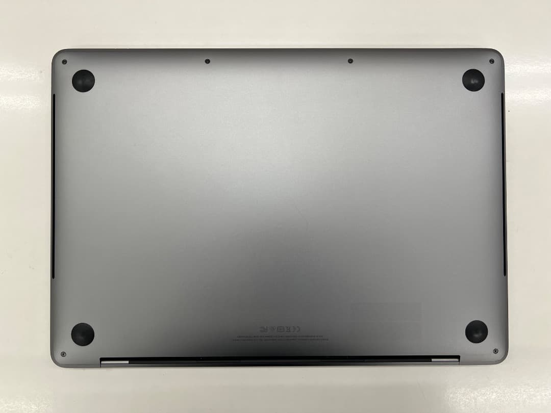 MacBook pro 2018 13インチ i7 16GB スペースグレー