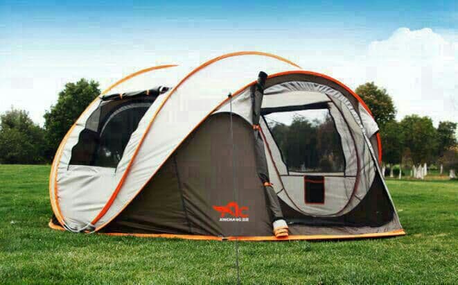 新品全自働テントは1秒で開き、野外キャンプは風や雨を\r\r 防ぐために5-8人
