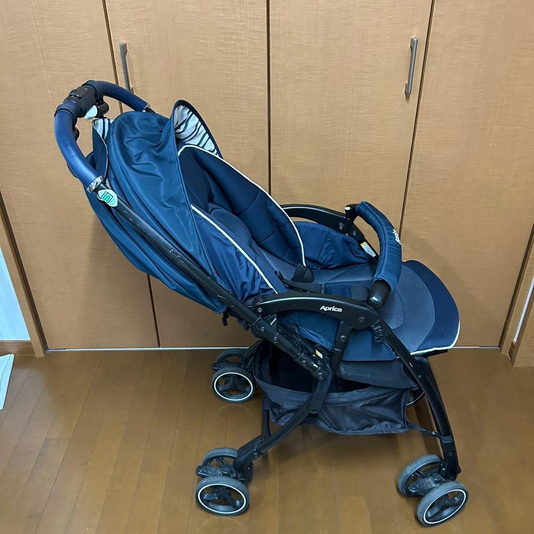 【美品 】アップリカ ベビーカー ラクーナクッションAB レザー調ハンドル