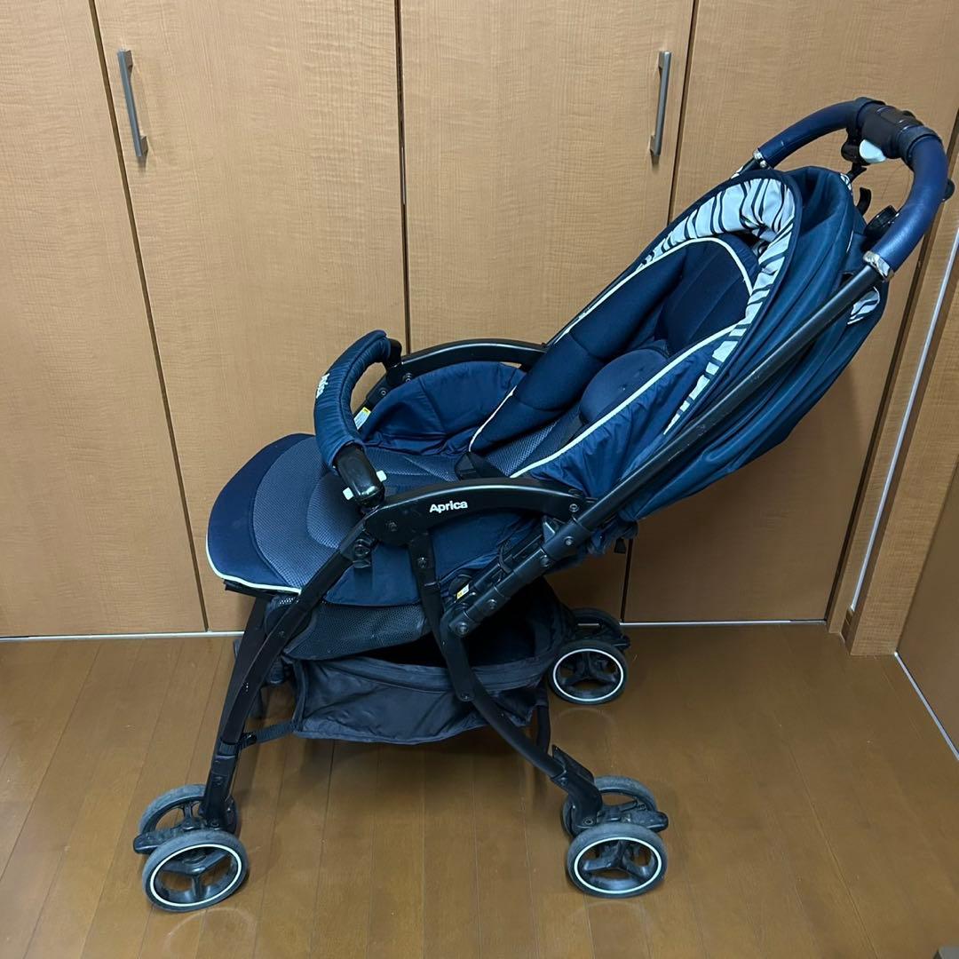 【美品 】アップリカ ベビーカー ラクーナクッションAB レザー調ハンドル