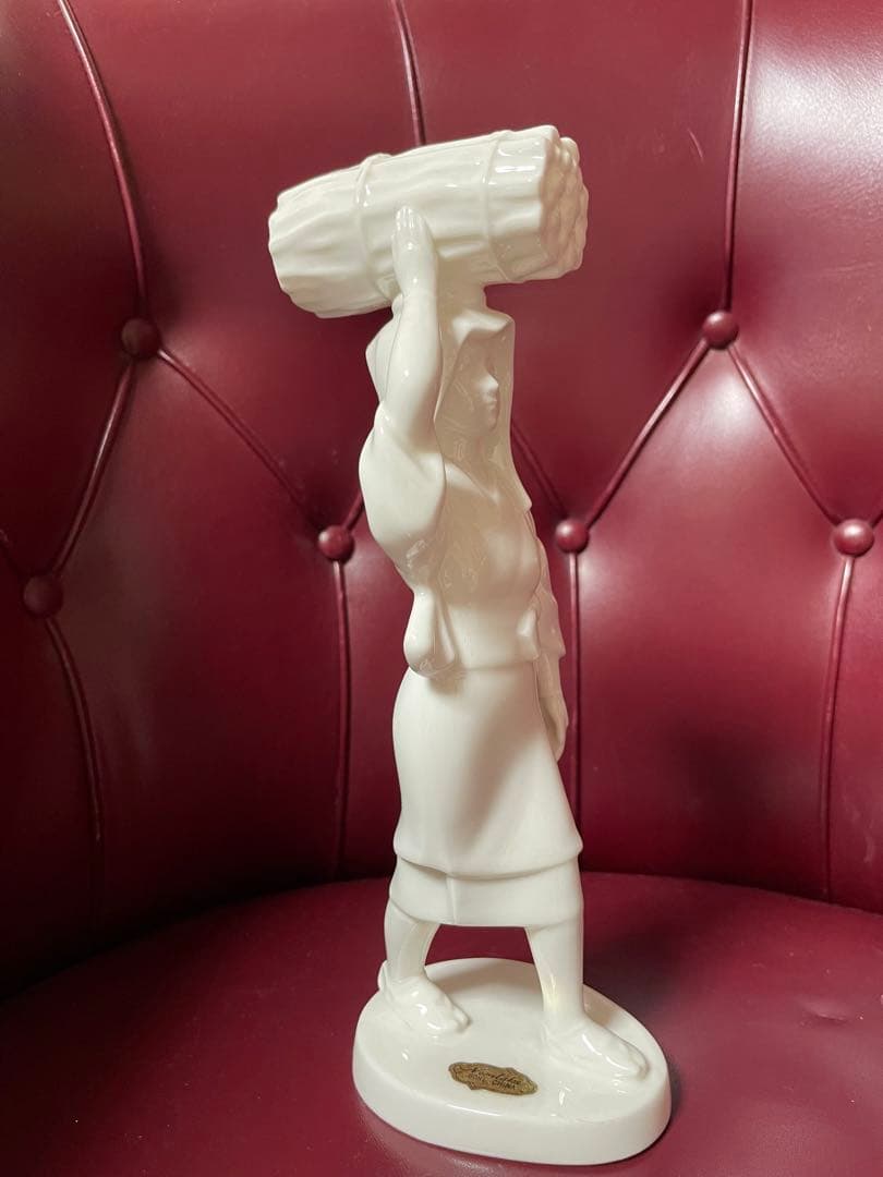 m@オールド★プレミアノリタケ / ボーンチャイナ薪持女性のフィギュリンH23