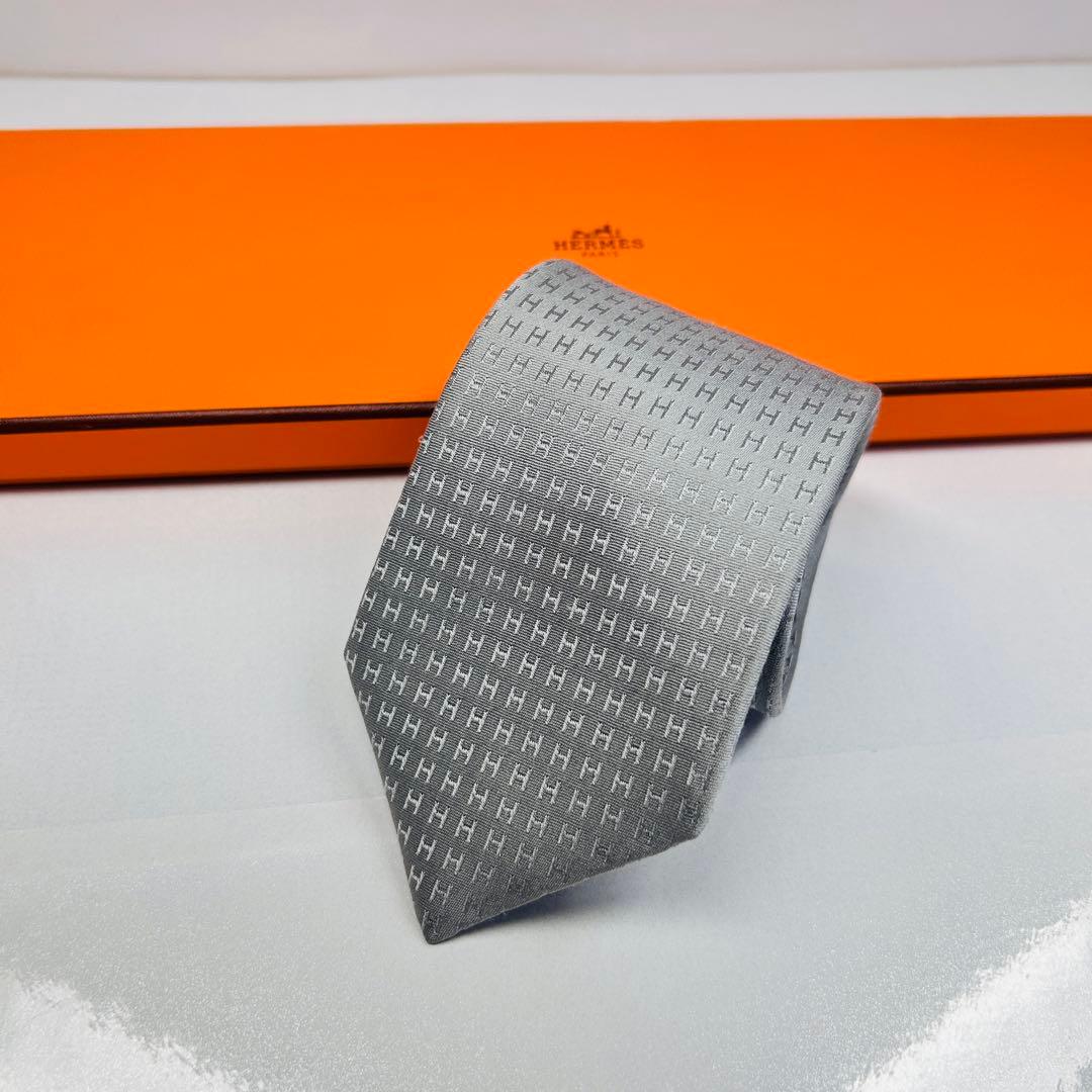 HERMES エルメス 美品 ネクタイ ファソネ H柄 H織 人気 刺繍 グレー