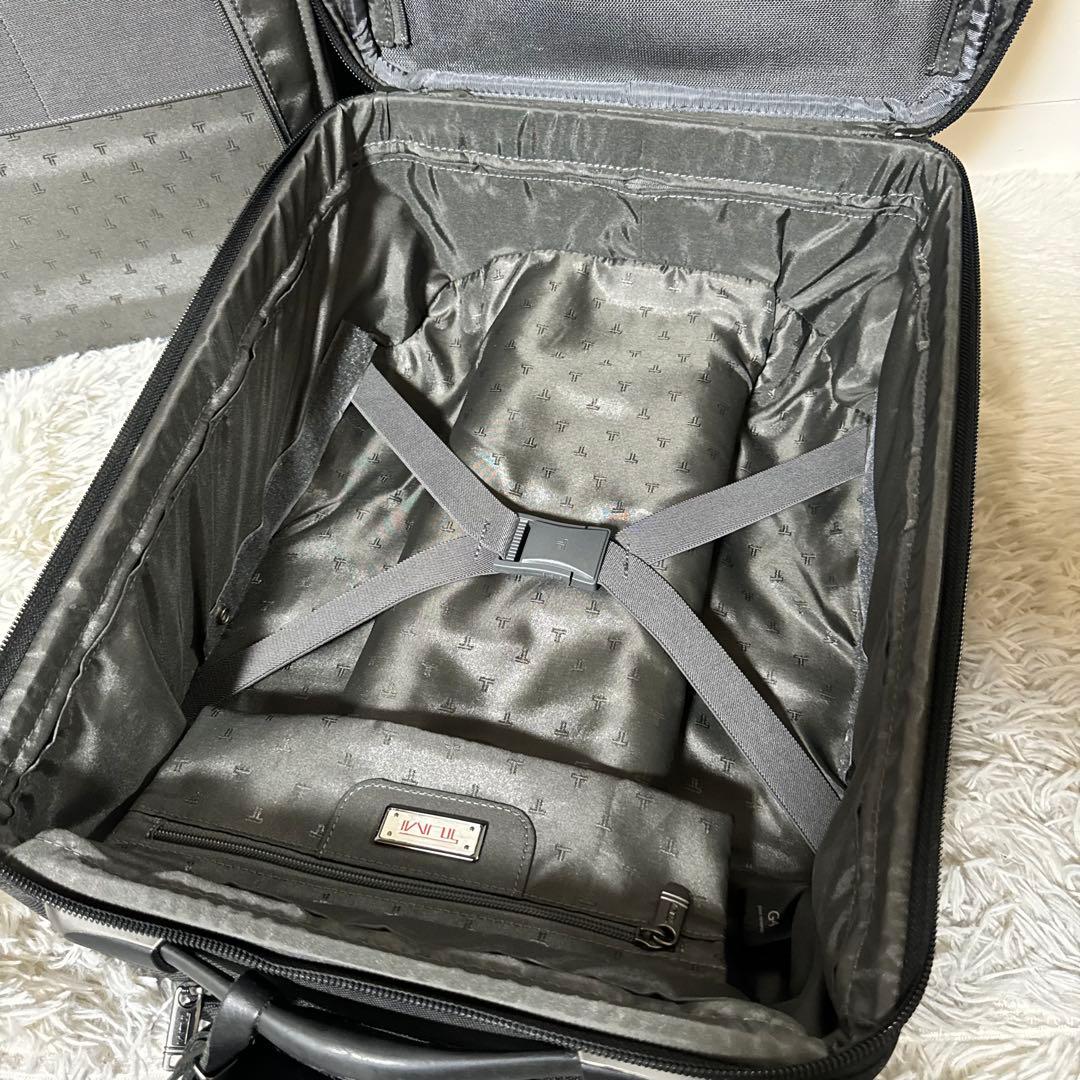 未使用級✨TUMI トゥミ　キャリーケース　26105D4 2輪　ナイロン　黒