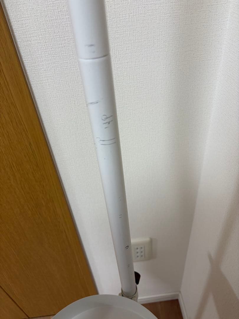 突っ張り棒　DRAW A LINE 隙間収納