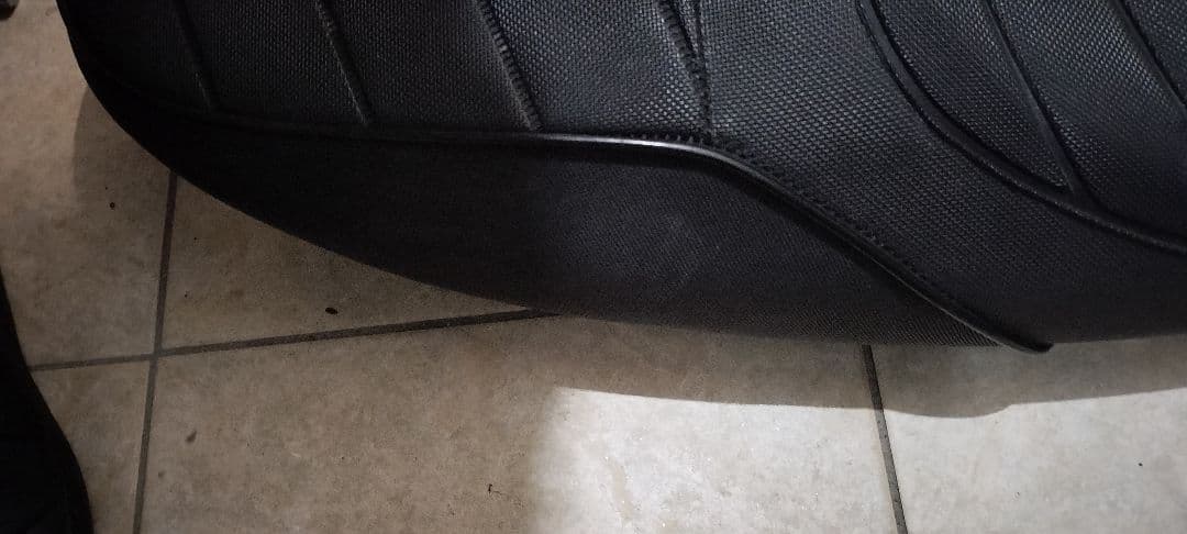 【送料込み】シグナスX 3型DCR製のローダウンシート（タックロールタイプ）