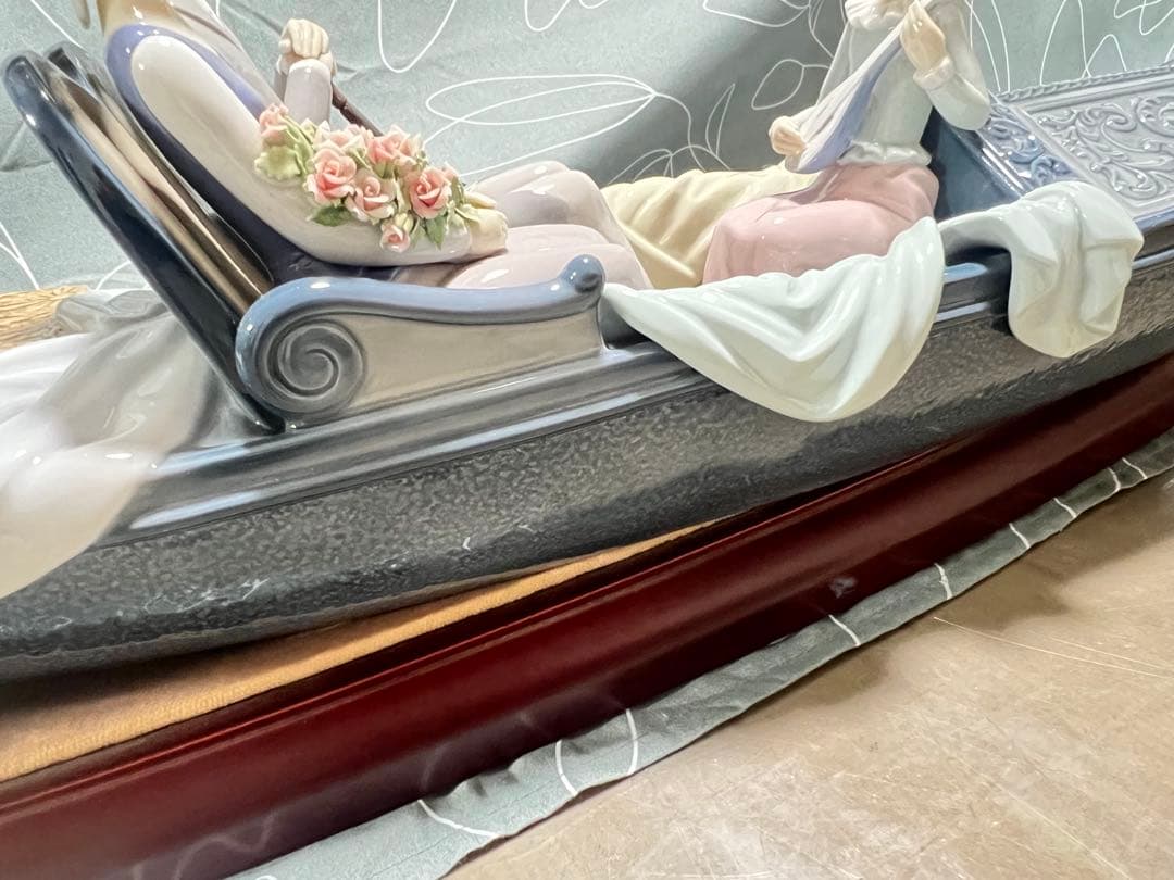 リヤドロ ゴンドラの恋人たち 台付 フィギュリン スペイン製 人形 置物