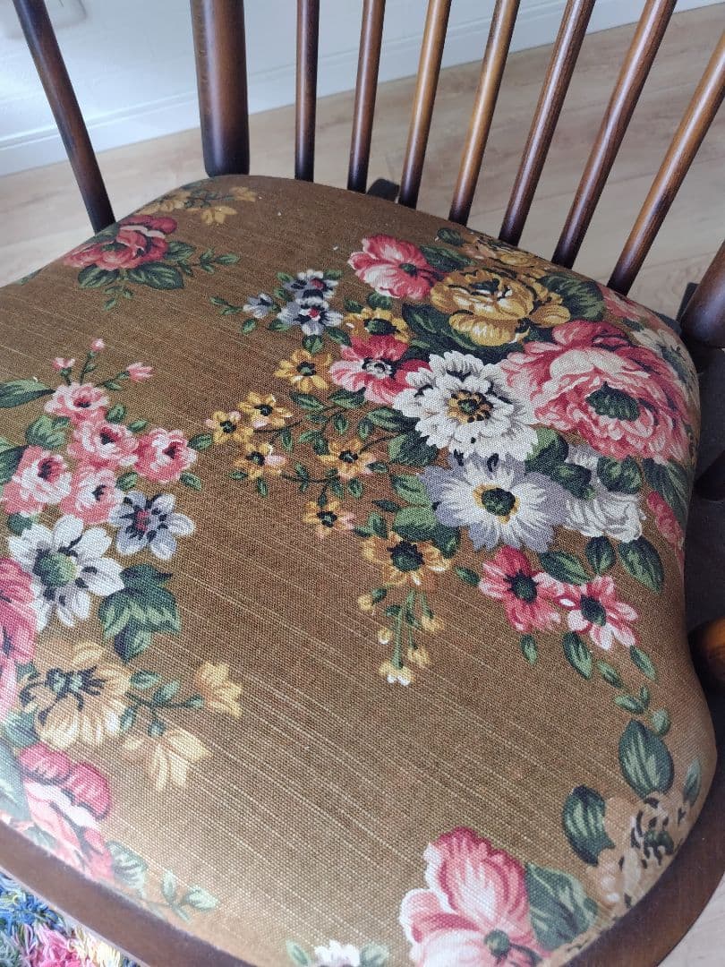 ロッキングチェア　トーヨーファニチャー