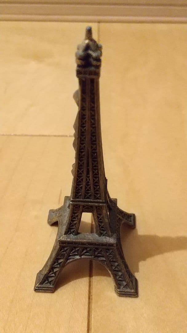 パリで購入したエッフェル塔 ミニチュア 置き物
