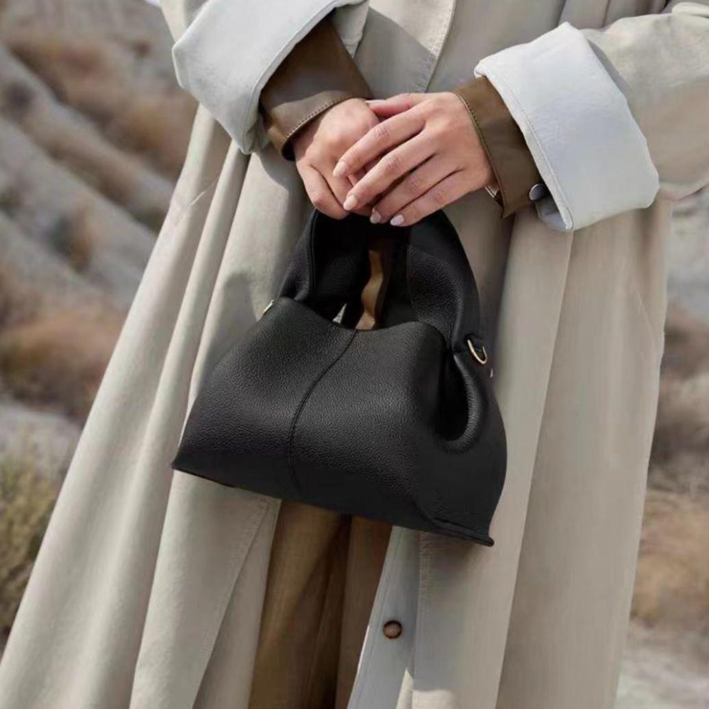 POLÈNE ブラックレザーショルダーバッグ