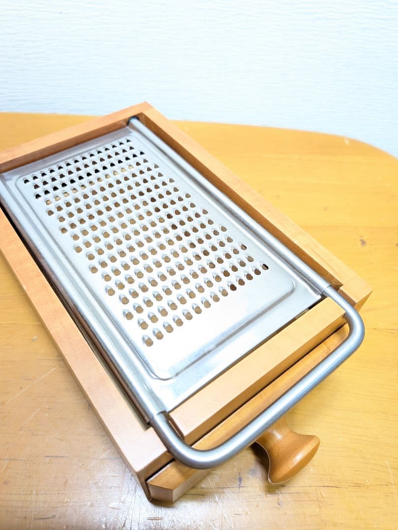 イタリア　ALESSI　TWERGI　チーズグレーター