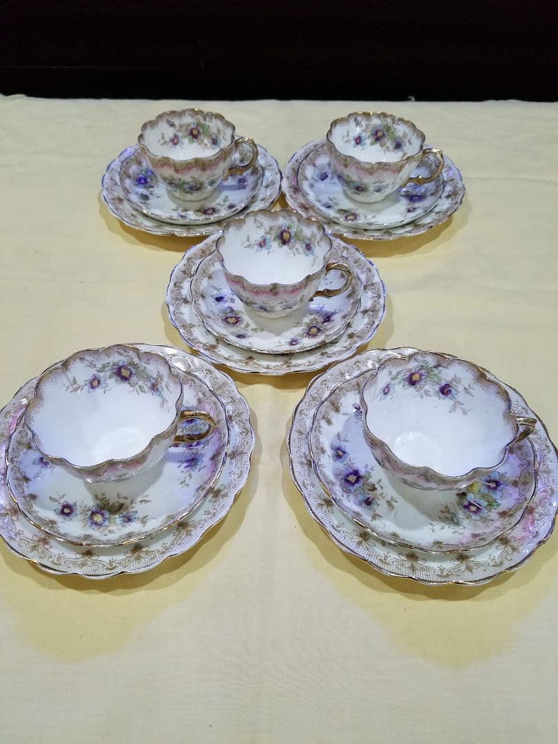 アンティークカップトリオ