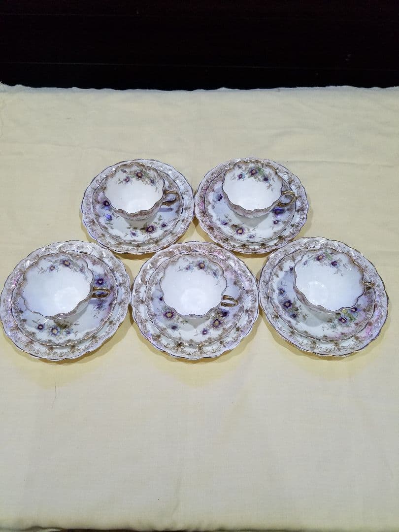 アンティークカップトリオ