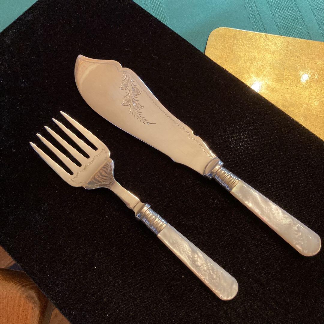 お値下げ　I 英国製ビンテージ　サービング用　シルバーとマザーオブパール