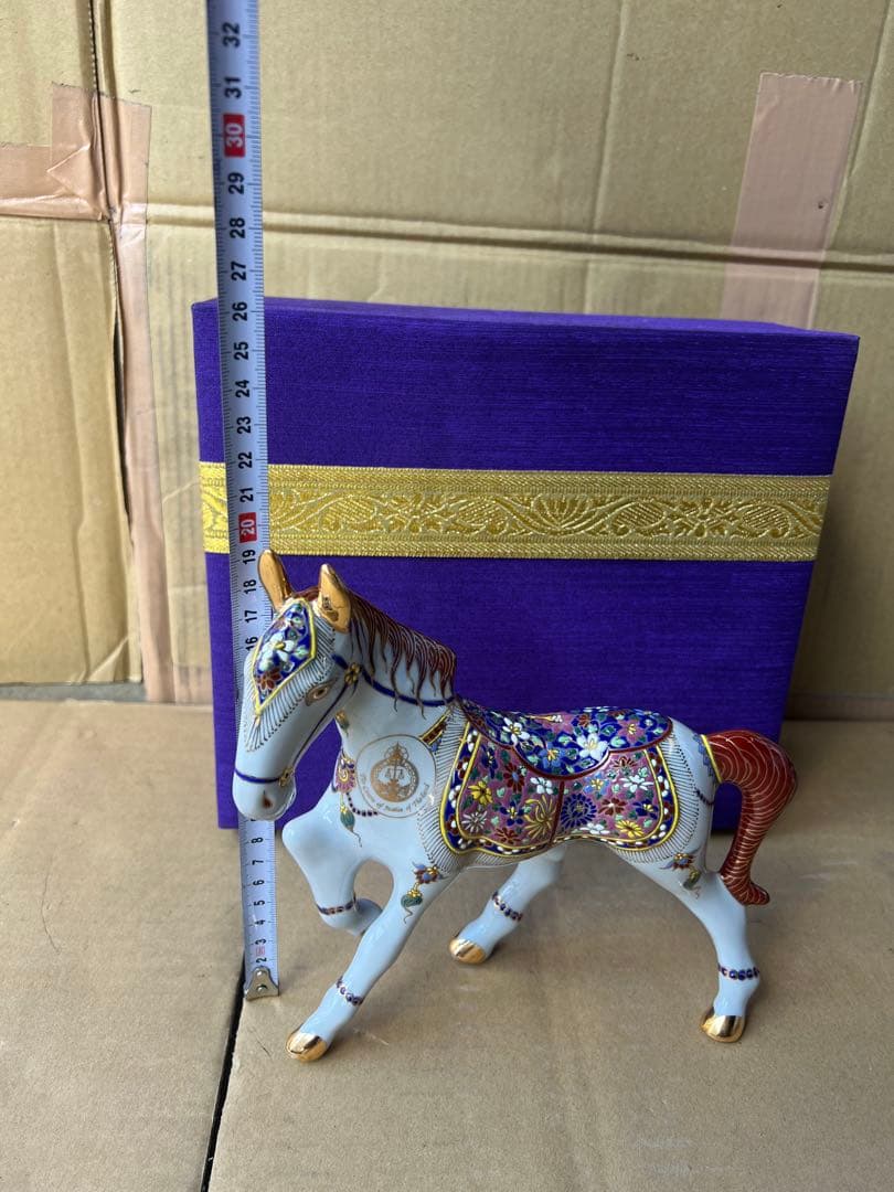 陶器製 馬の置物 専用ケース付き