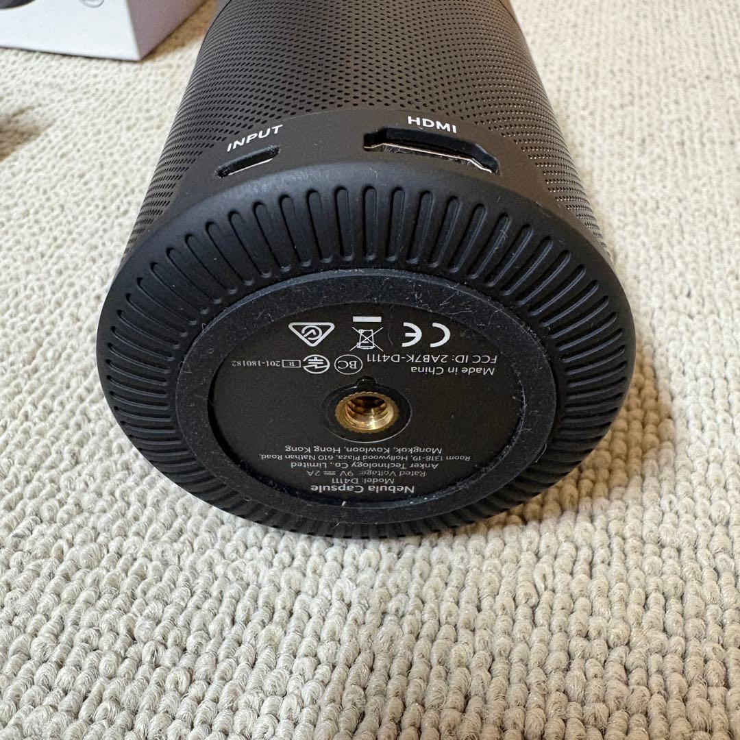 Anker Nebula Capsule 小型プロジェクター