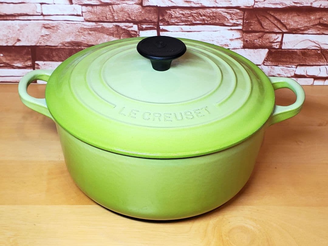 ☆値下げ中☆ル・クルーゼ　ココットロンド　フルーツグリーン　キウイ 20cm