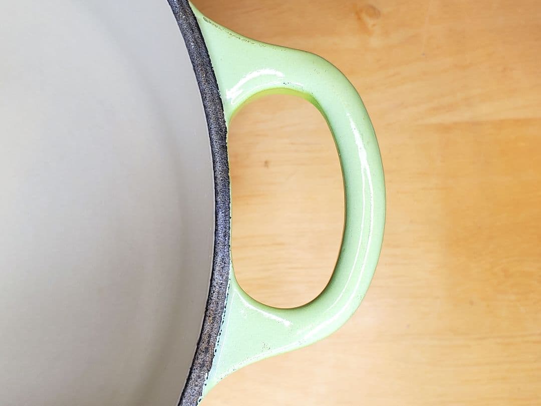 ☆値下げ中☆ル・クルーゼ　ココットロンド　フルーツグリーン　キウイ 20cm