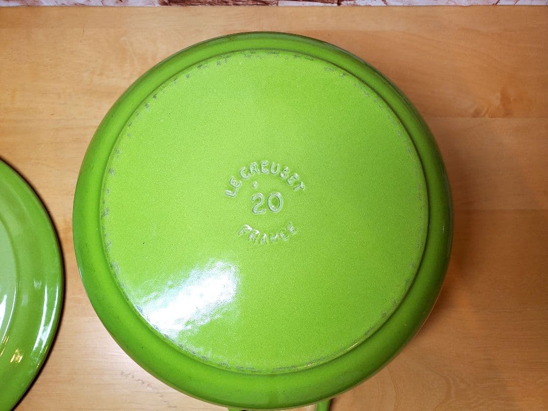 ☆値下げ中☆ル・クルーゼ　ココットロンド　フルーツグリーン　キウイ 20cm