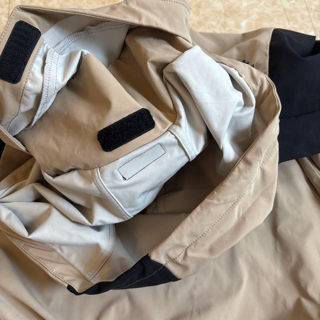 DC SHOECO. スノーボードウエア　セットアップ上下　ベージュ　男女兼用