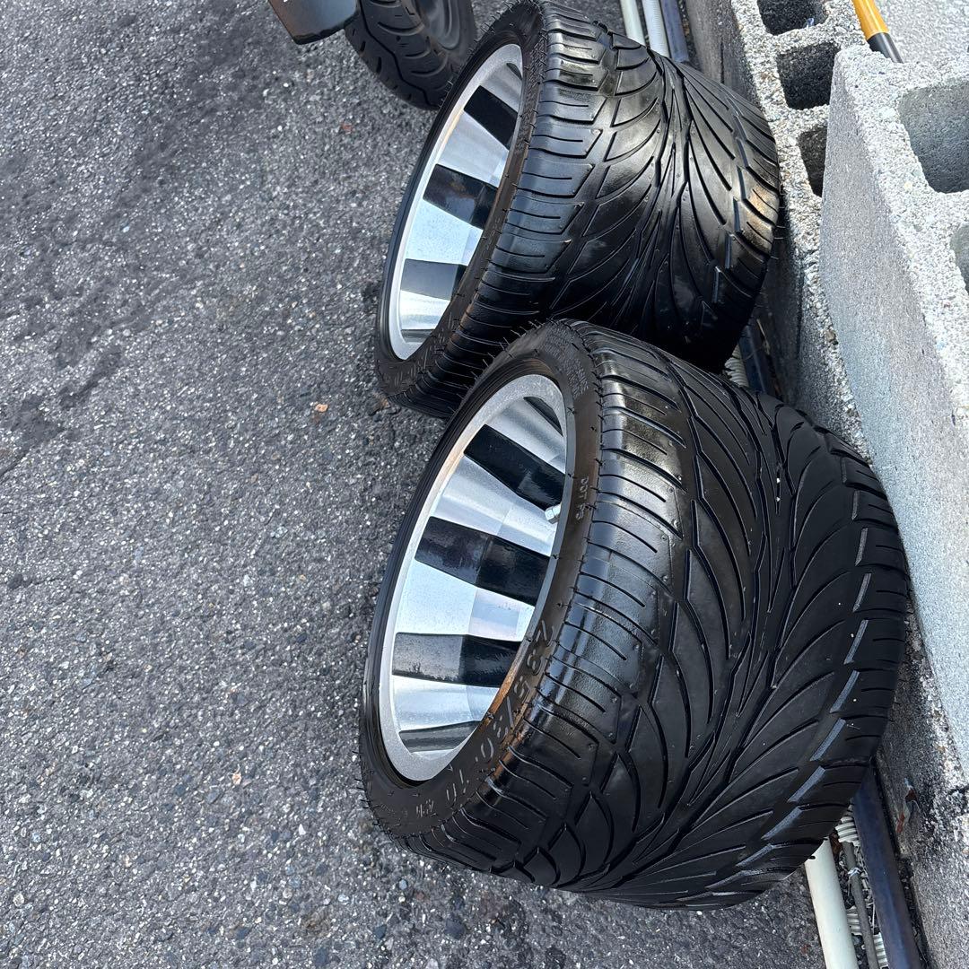 専用です！！ジャイロキャノピー　２３５／３０-１０　タイヤ　直接引取可能　美品