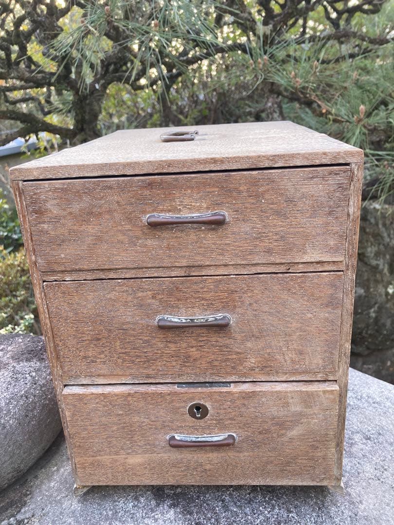 京都　素敵なアンティーク家具　木製　3段引き出し　ちいさな箪笥 小物入れなどに