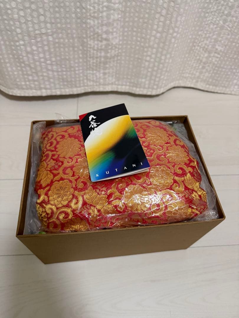 6号兜 盛【陶器 贈り物 】新品　子供の日　金箔台付き