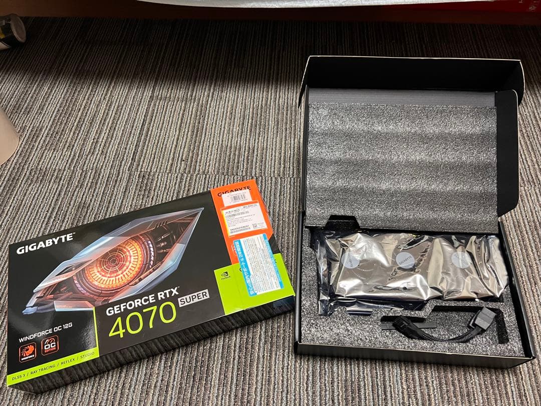 GIGABYTE GEFORCE RTX 4070 SUPER 12GB本体
