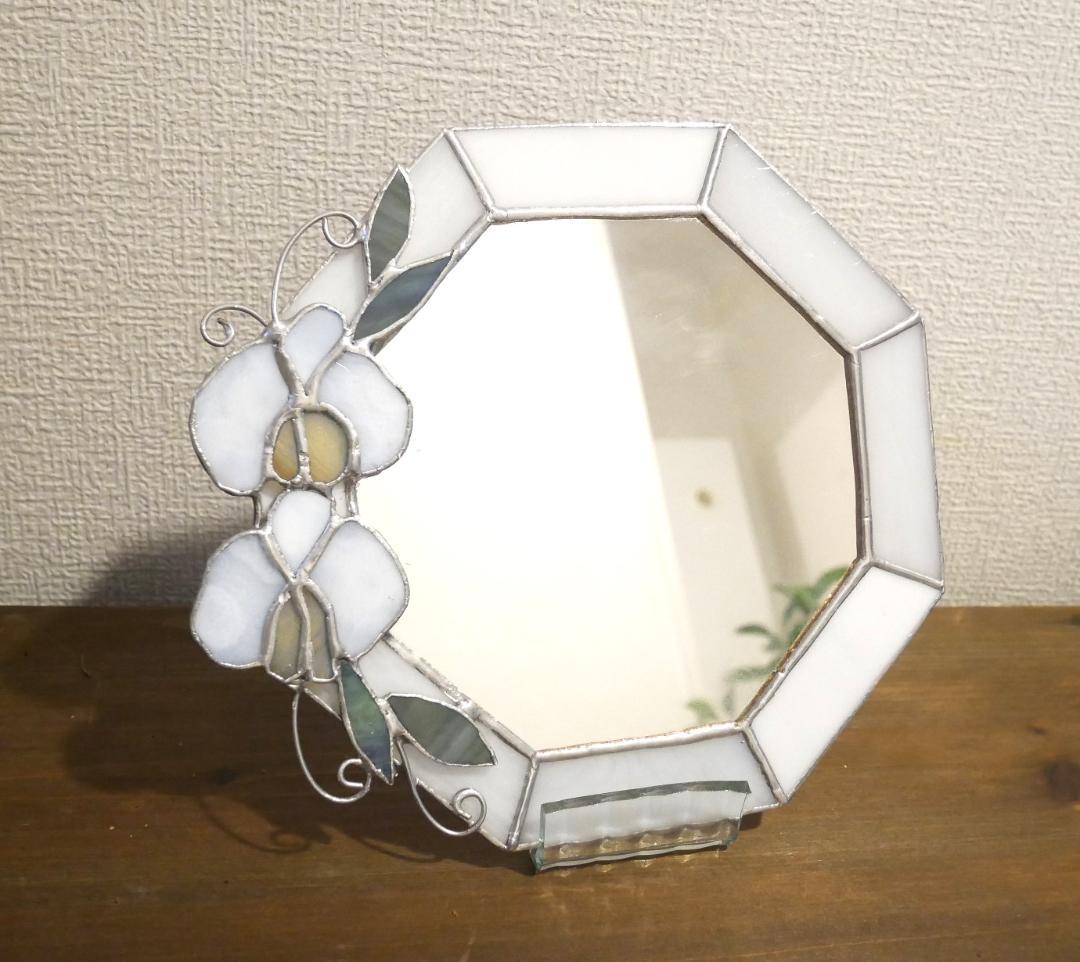 ✴︎:.。清楚な白と蘭の花のステンドグラスの八角形の鏡 　限定品♪