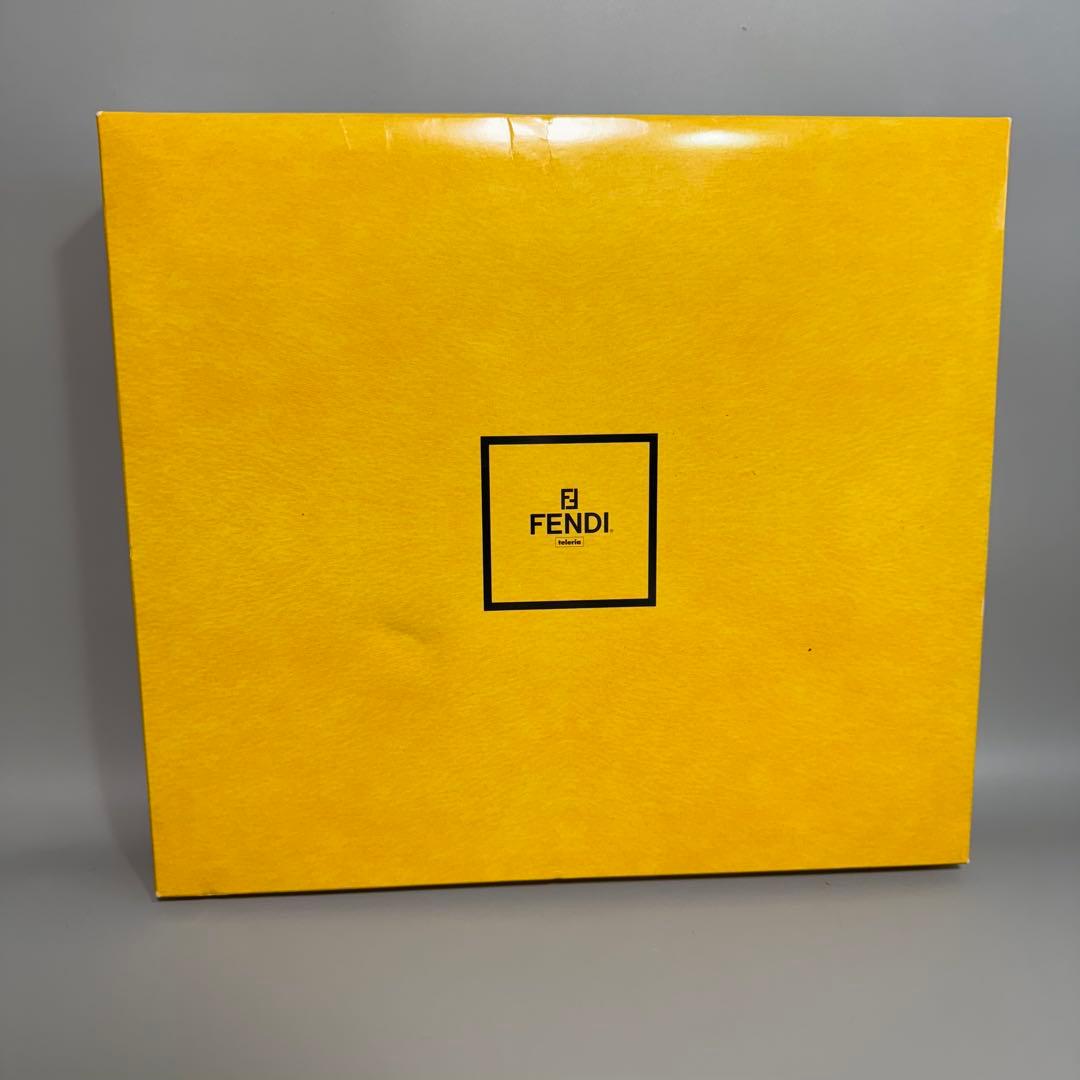 未使用品 FENDI フェンディ 綿毛布 ズッカ柄 140cm x 210cm