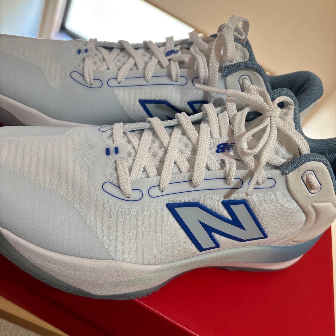 ニューバランスバレーボールシューズ