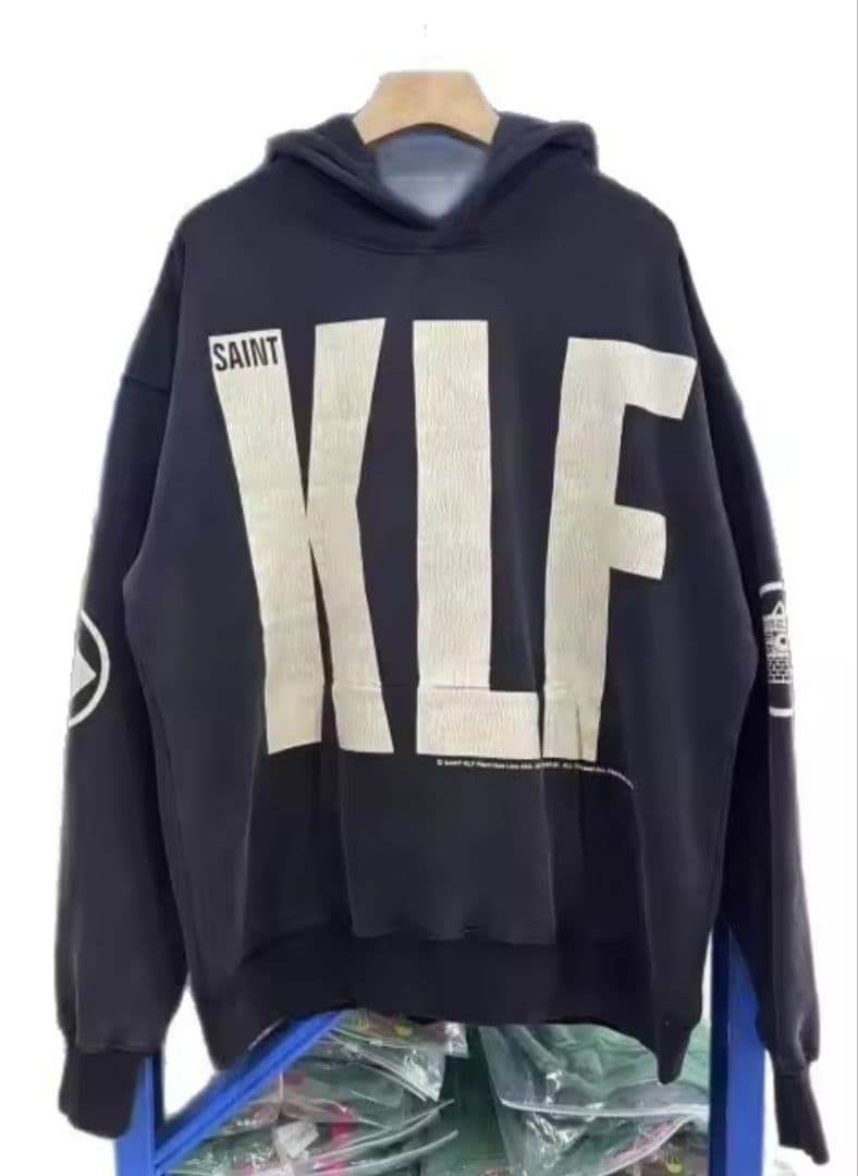 SAINT×××××パーカー。