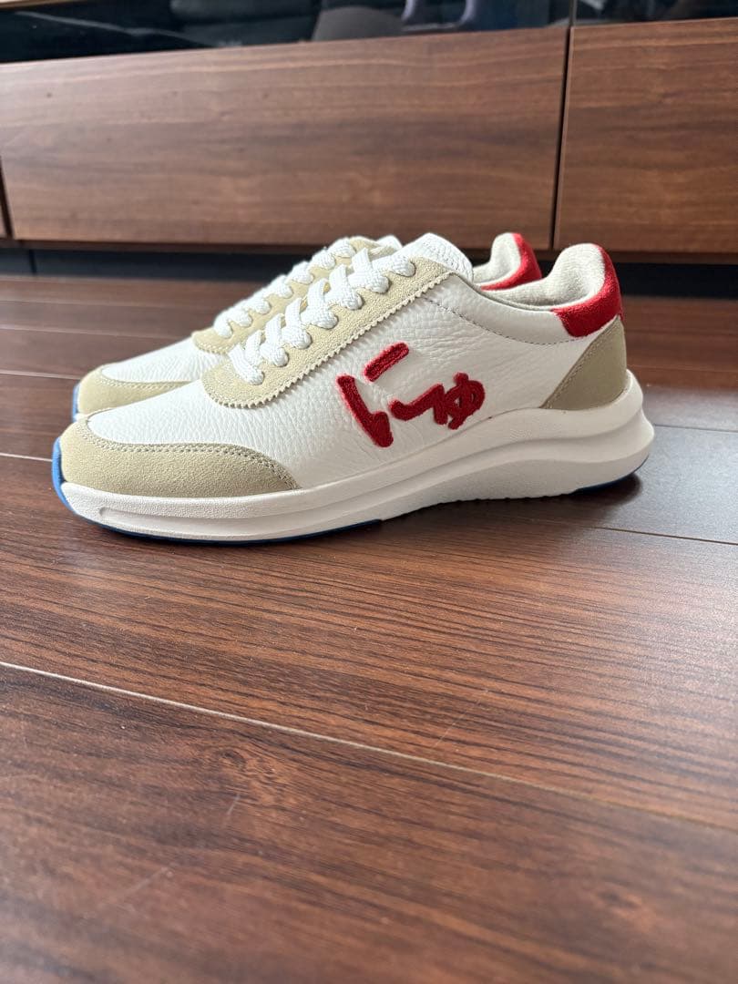 新品.未使用品　via SANGACIO にゅ　ローカットスニーカー