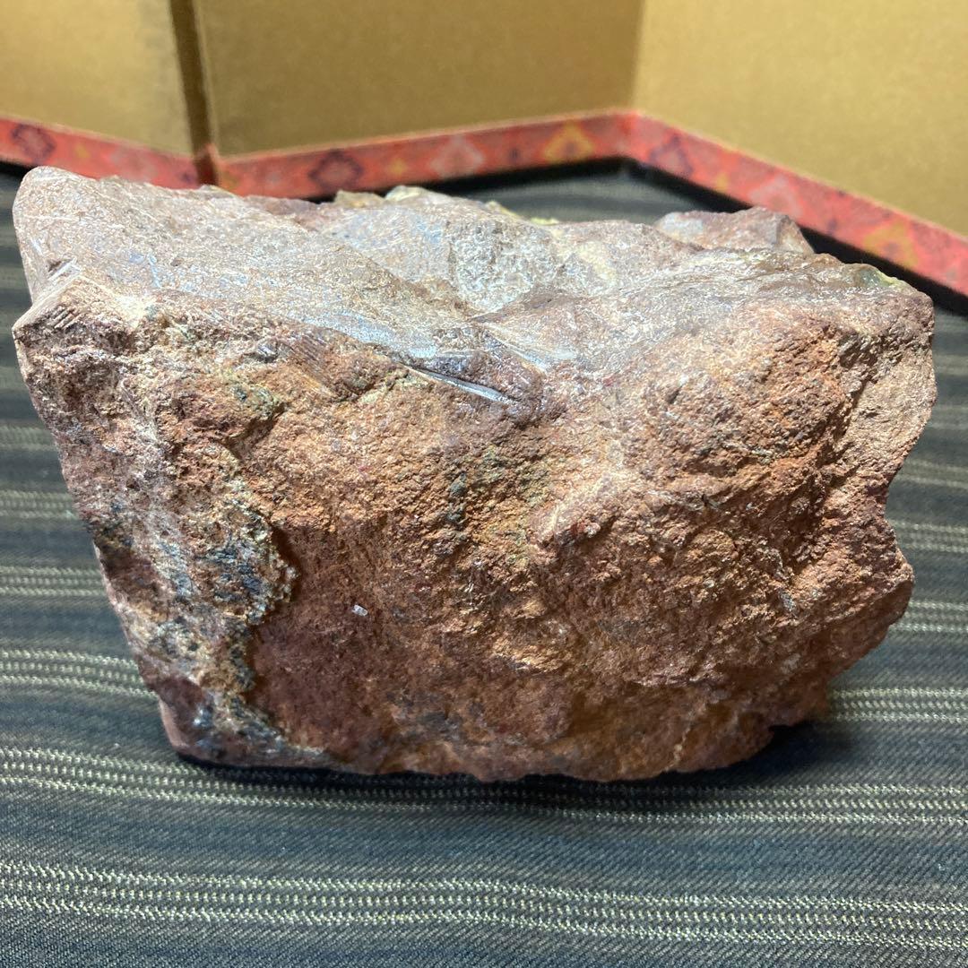 クリソプレーズの彫刻品　美しい色合いの親子亀　オーストラリアヒスイ　翡翠　観賞石