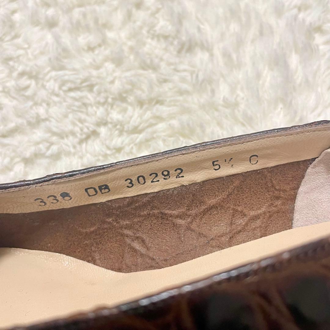 未使用級 サルヴァトーレフェラガモ ヴァラ 型押しレザー パンプス 5.5