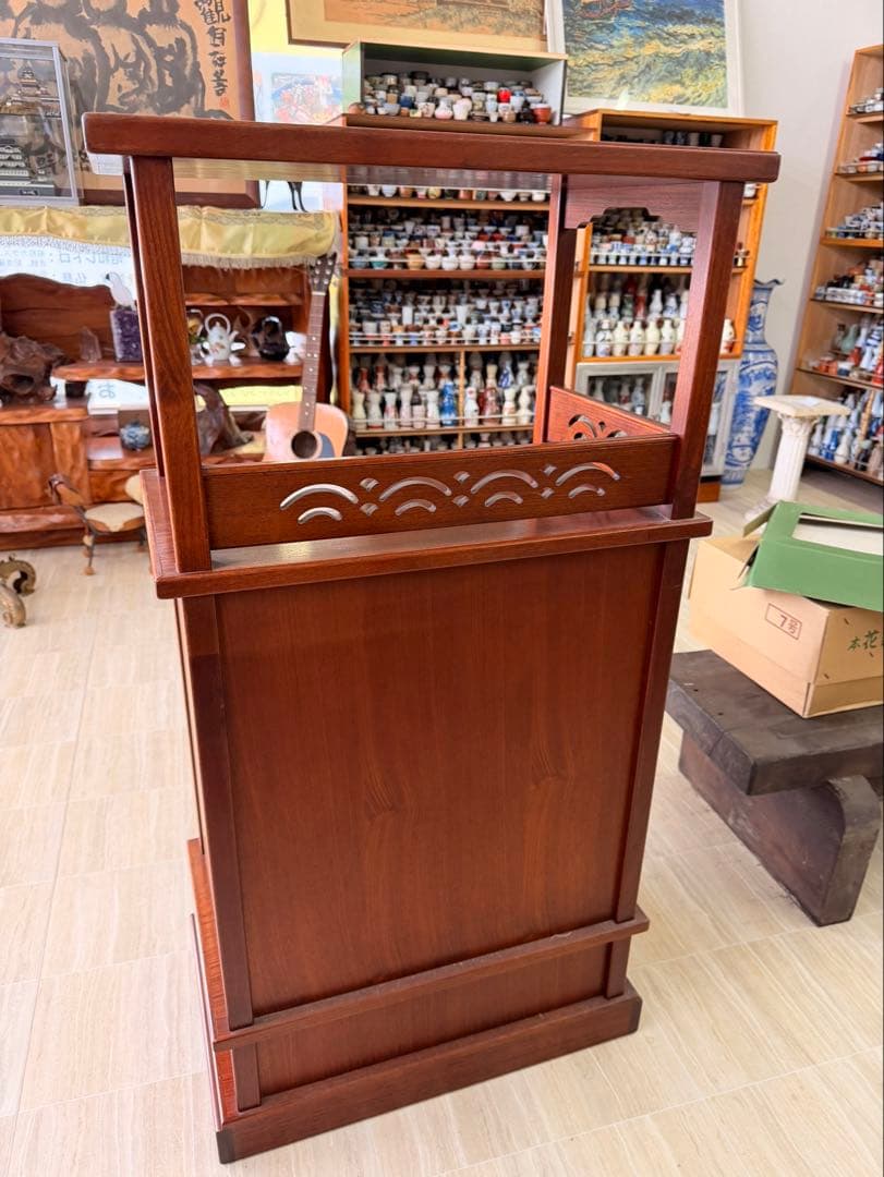 木製ラック 彫刻入り 収納付き