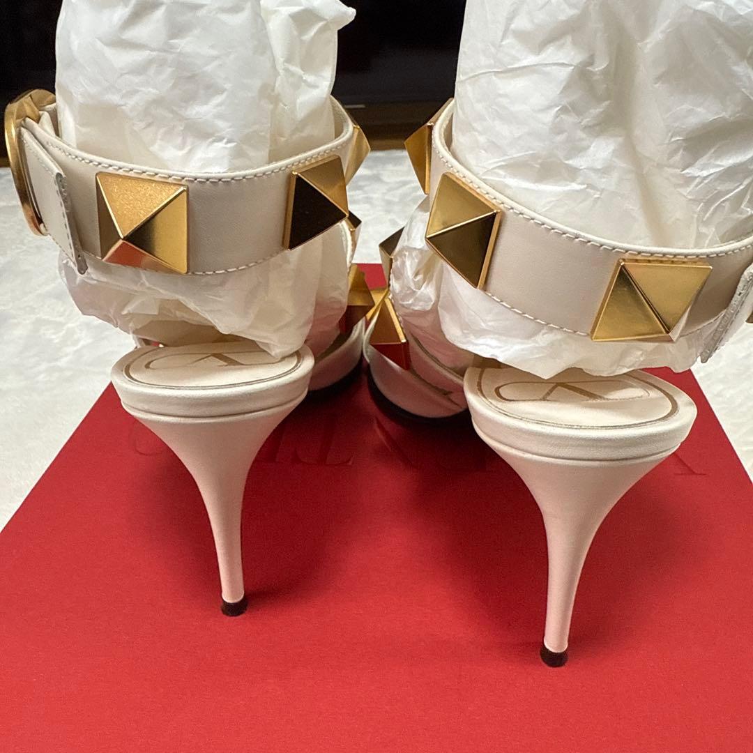 超美品ヴァレンティノ VALENTINO GARAVANI ロックスタッズ