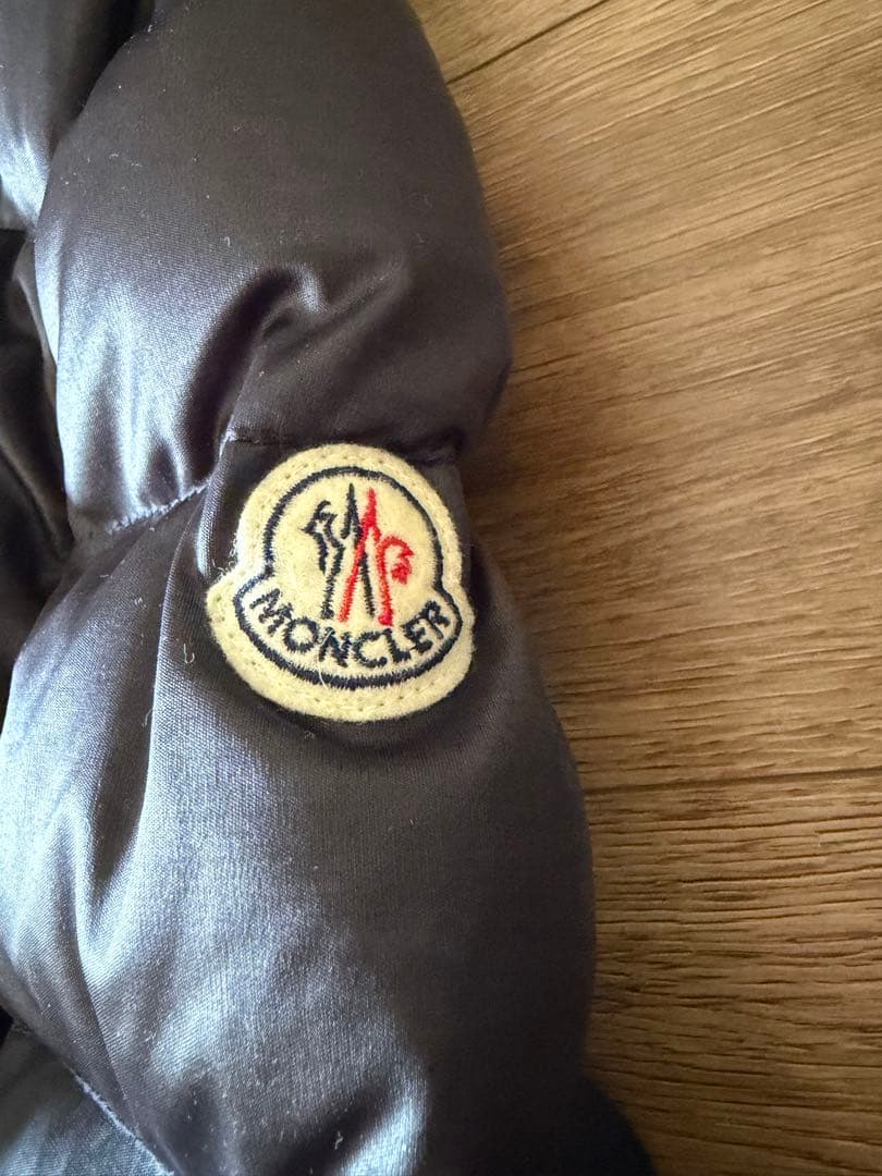 スヌスヌ。 美品❣️MONCLER ネイビーダウンジャケット フード付き