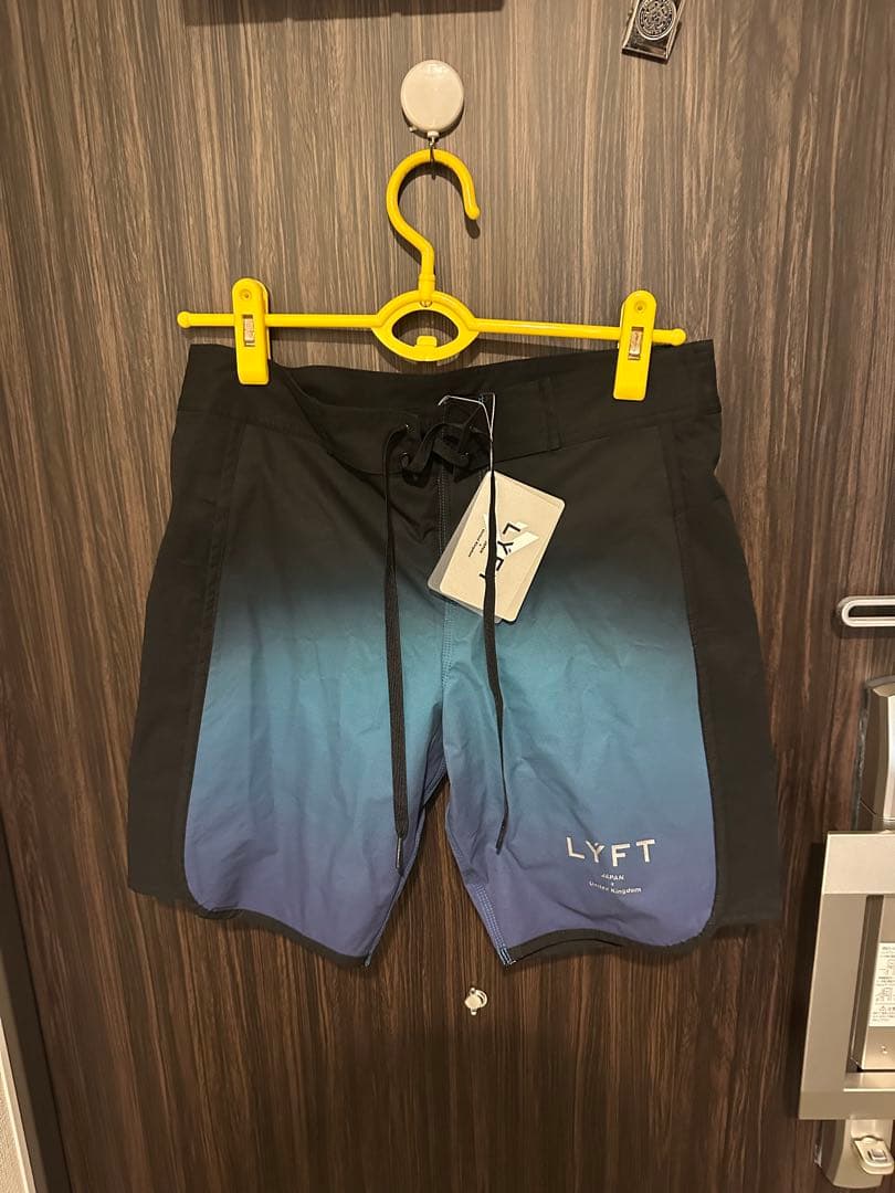 LYFT 水着 Mサイズ 青色　フィジーク　サーフパンツ