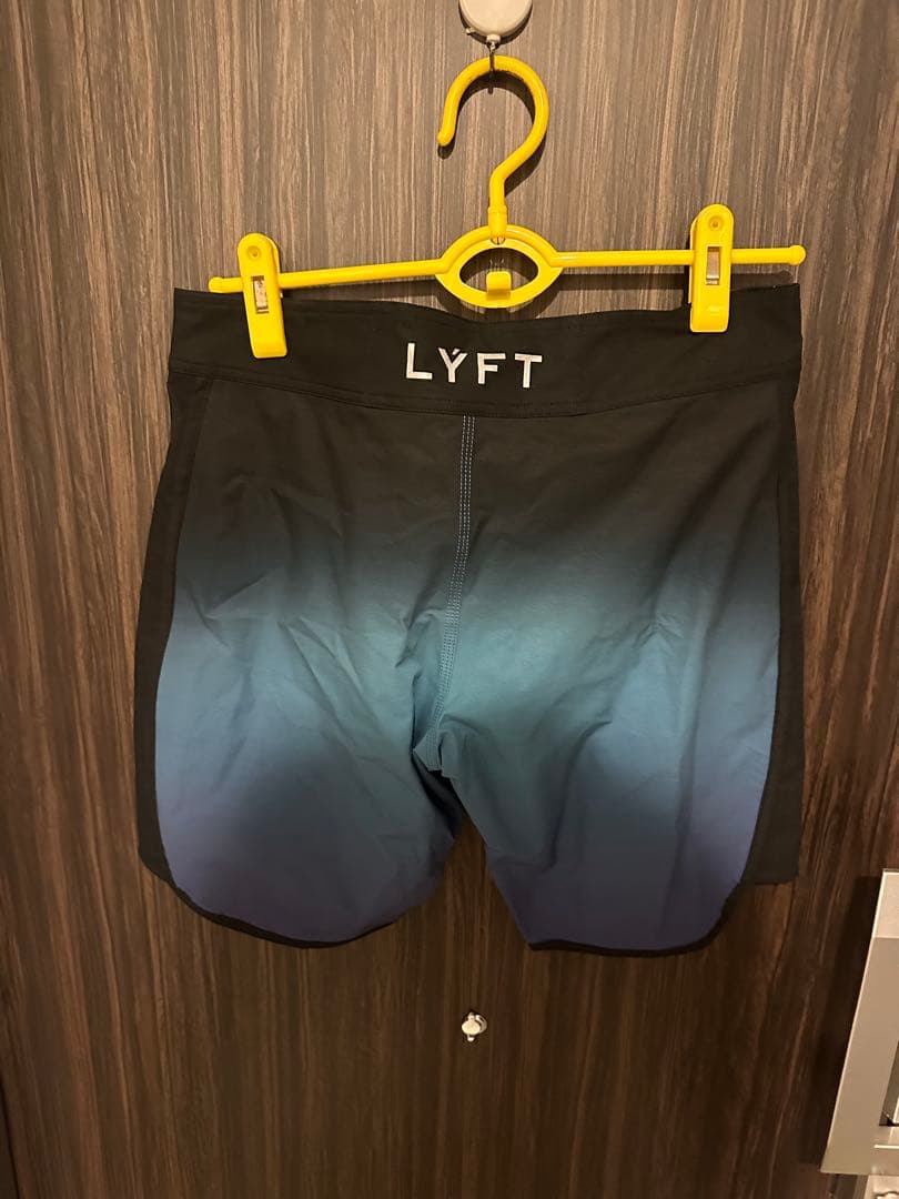 LYFT 水着 Mサイズ 青色　フィジーク　サーフパンツ