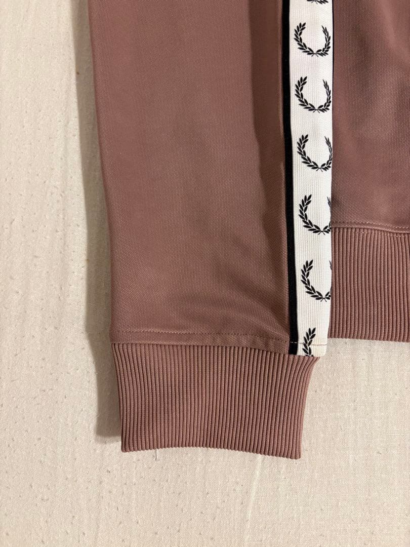 FRED PERRY トラックジャケット　スモークピンク