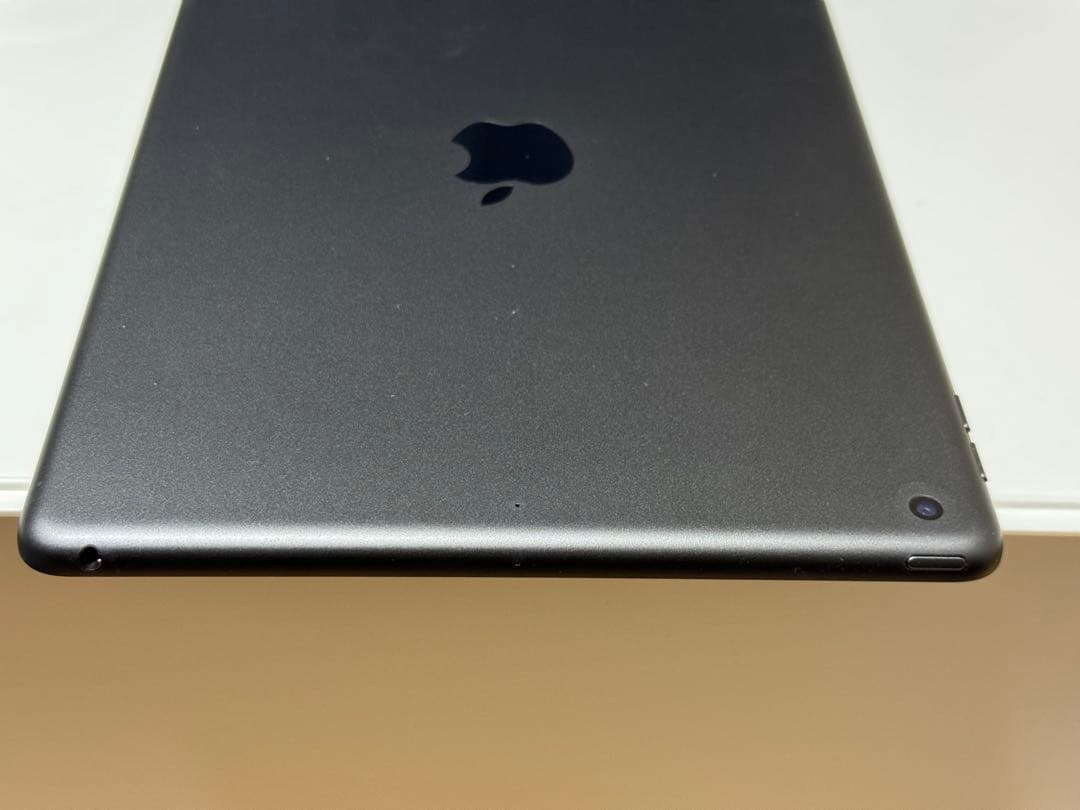 【美品】iPad 無印 第7世代 Wifi 32GB スペースグレー