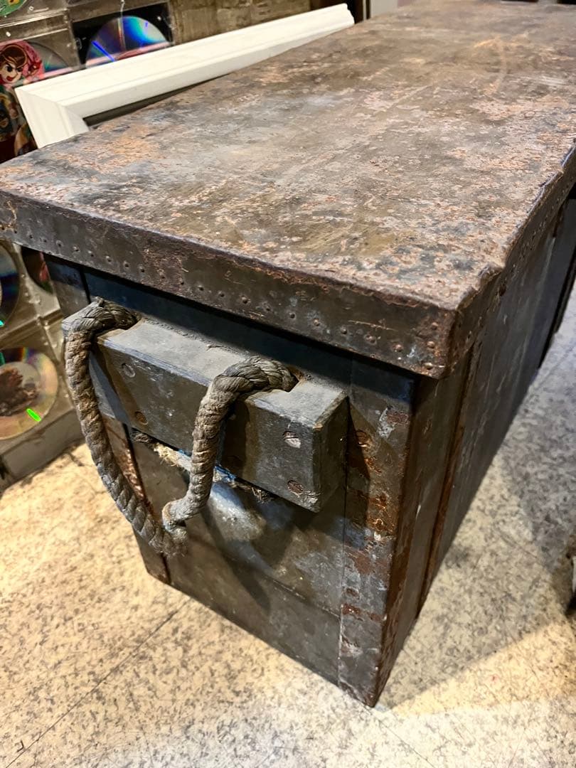 日本軍道具箱 陸軍省携行箱 日本軍車輌用工具箱 携行第二輜重車工具箱 ミリタリ