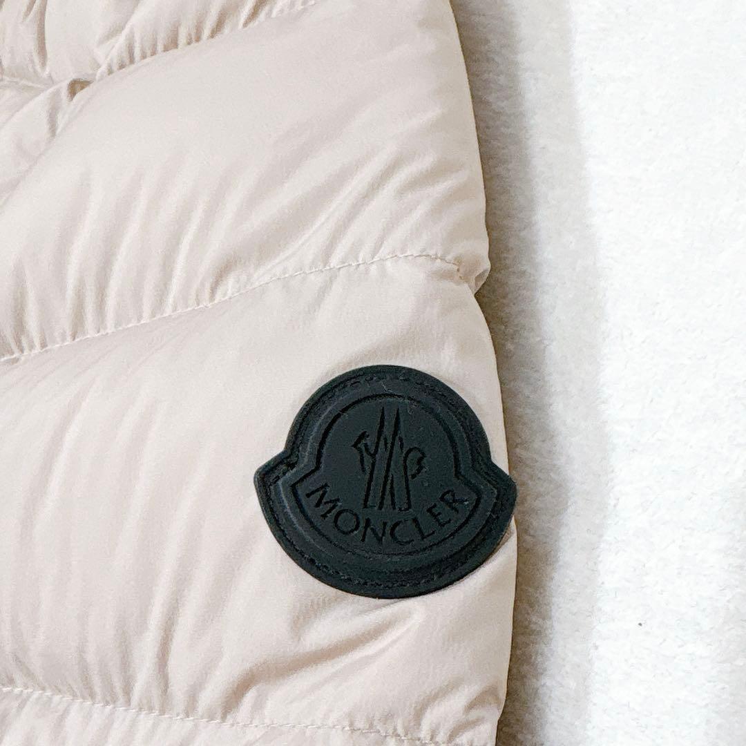 新品同様✨　最新モデル✨　モンクレール　エルベ　ダウンジャケット　ベージュ　1