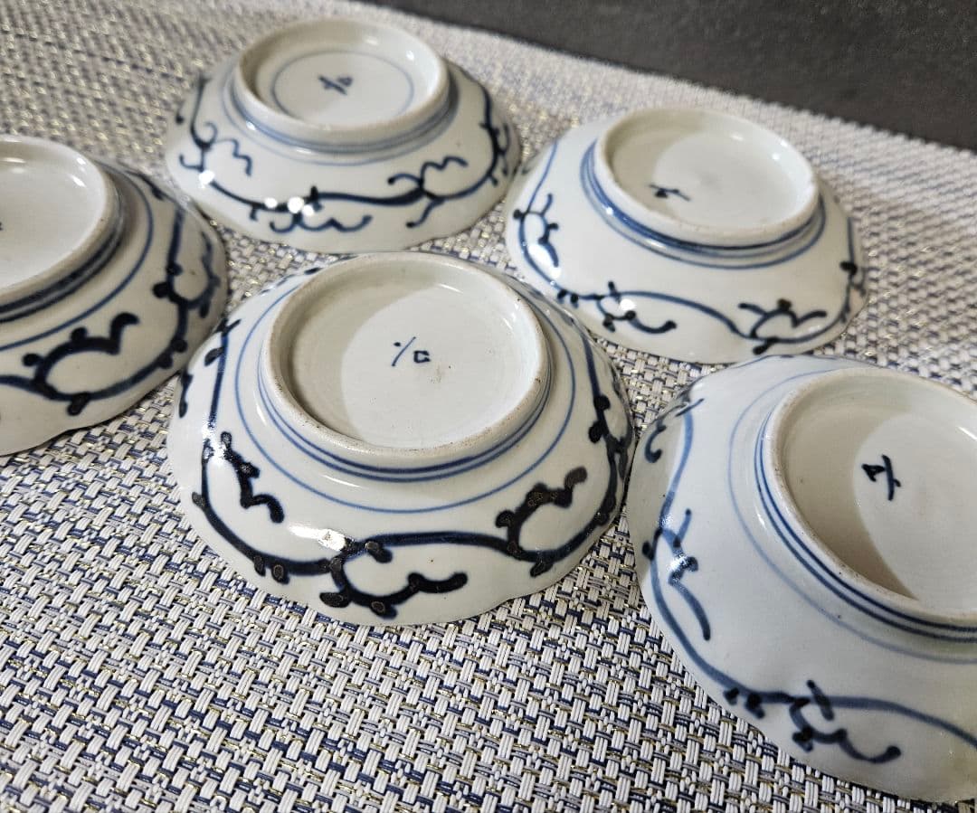 江戸時代後期　古伊万里　染付　たこ唐草 文様　輪花縁　小皿　5客　径10.1cm