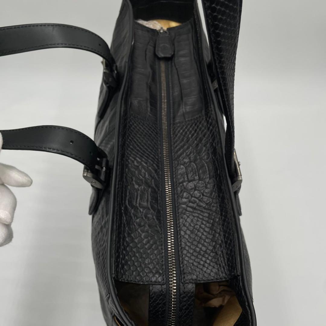 【極美品】 ジョルジオアルマーニ 銀座タワー トートバッグ 型押し レザー 黒