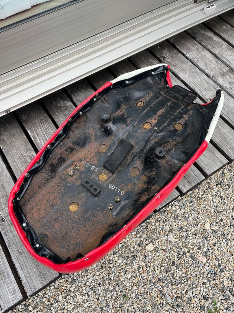 CB250T CB400T タックロールシート 純正シートベース