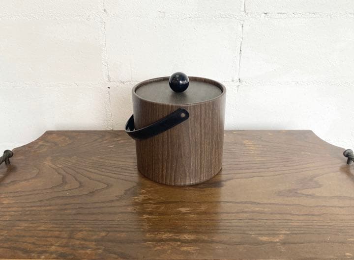 ロックアイスボックス　クーラーボックス