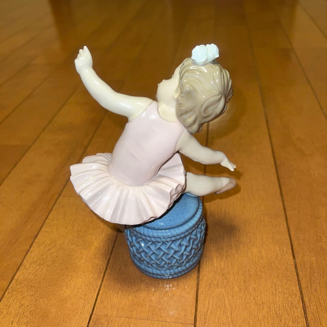 【値下げ】リヤドロ　LLADRO LITTLE BALLET GIRL 5105
