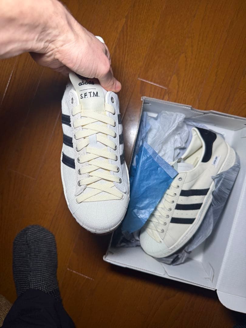 adidas Superstar ベージュ/ブラック